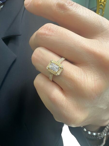 Tek Baget Sade Zarif Şık 8 Ayar Altın Yüzük