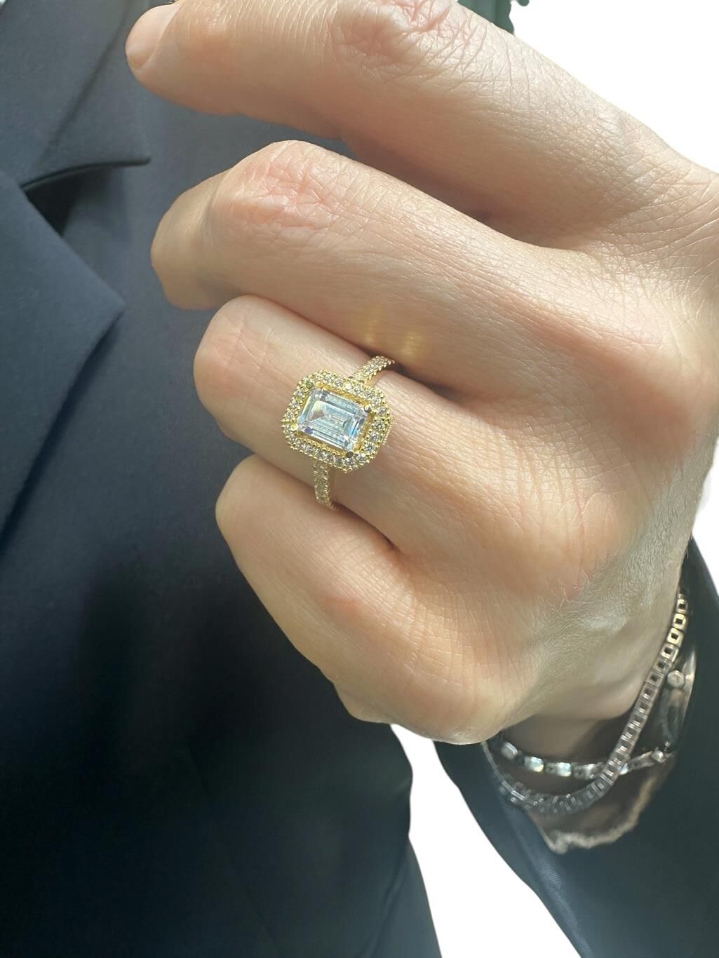 Taşlı Baget Zirkon Pırlanta Modeli 8 Ayar Altın Yüzük