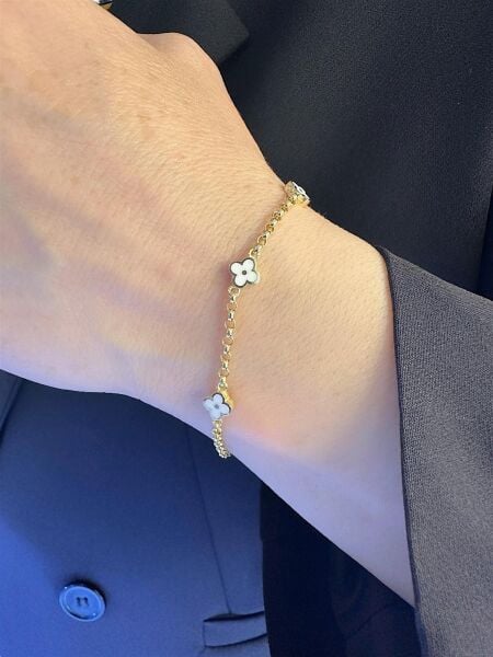 Üç Beyaz Yoncalı İtalyan Özel Zincir Günlük Stil Altın Bileklik