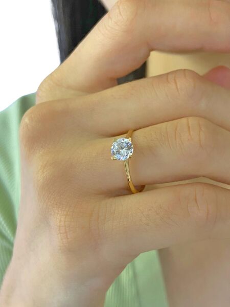 8 Ayar Altın Klasik Montür Zirkon Taş Tektaş Yüzük