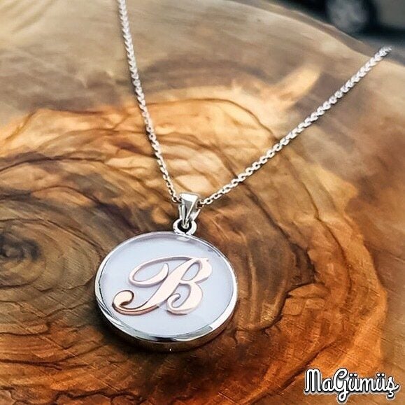 Beyaz Mine Madalyon Harfli Gümüş Bayan Kolye