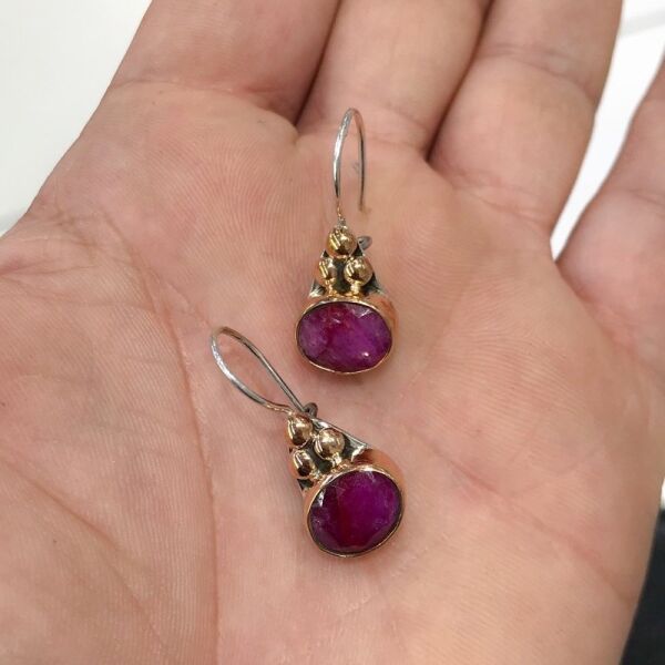 Doğal Yakut Taş Tamamı El Üretimi Gümüş Küpe