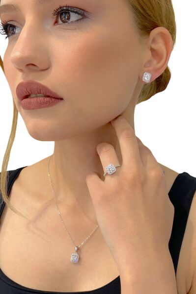 Sertifikalı 2.00 Baget Swarovski Taşlı 925 Gümüş Set Takım