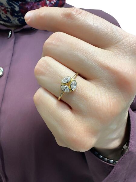 Üç Taş Özel Stil İtalyan 14 Ayar Altın Yüzük