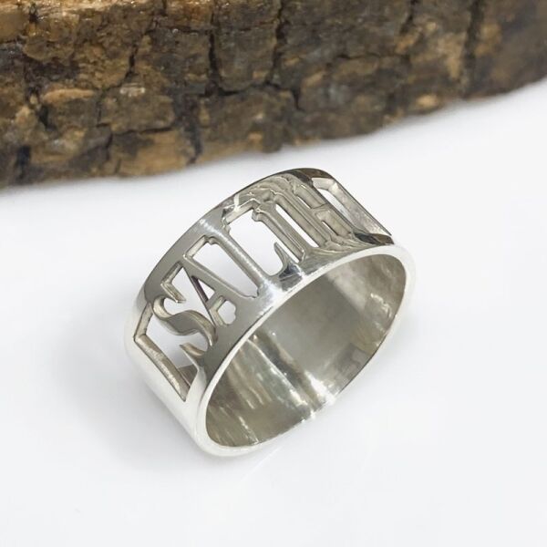 Düz Üstünde İsim Yazılı Kişiye Özel İsimli Gümüş Unisex Alyans