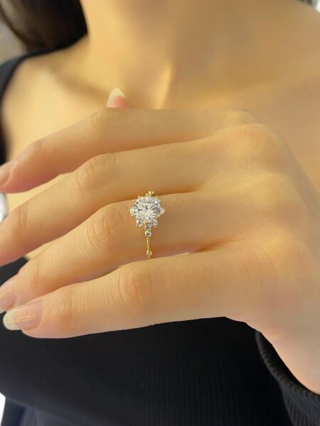 Lotus Swarovski Taş Üst Kalite Altın Yüzük 14 Ayar