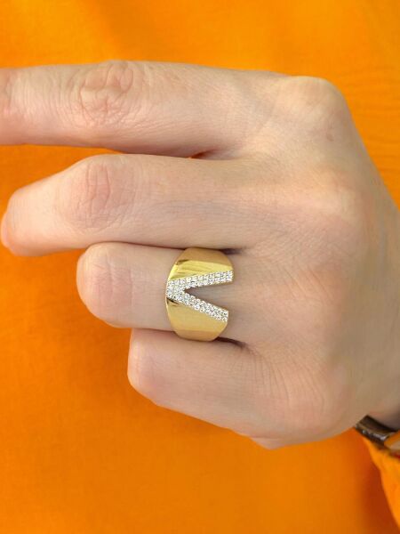 14 Ayar Altın V Harfli Üst Kalite Trend Harf Yüzük