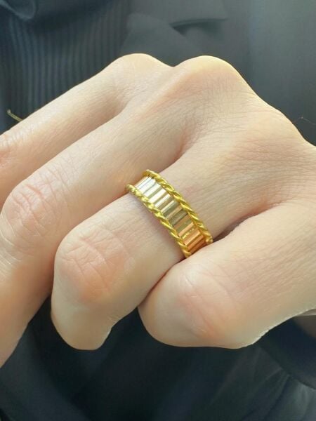 22 Ayar Altın 6 mm Merdiven Ajda Burma Özel Alyans Yüzük