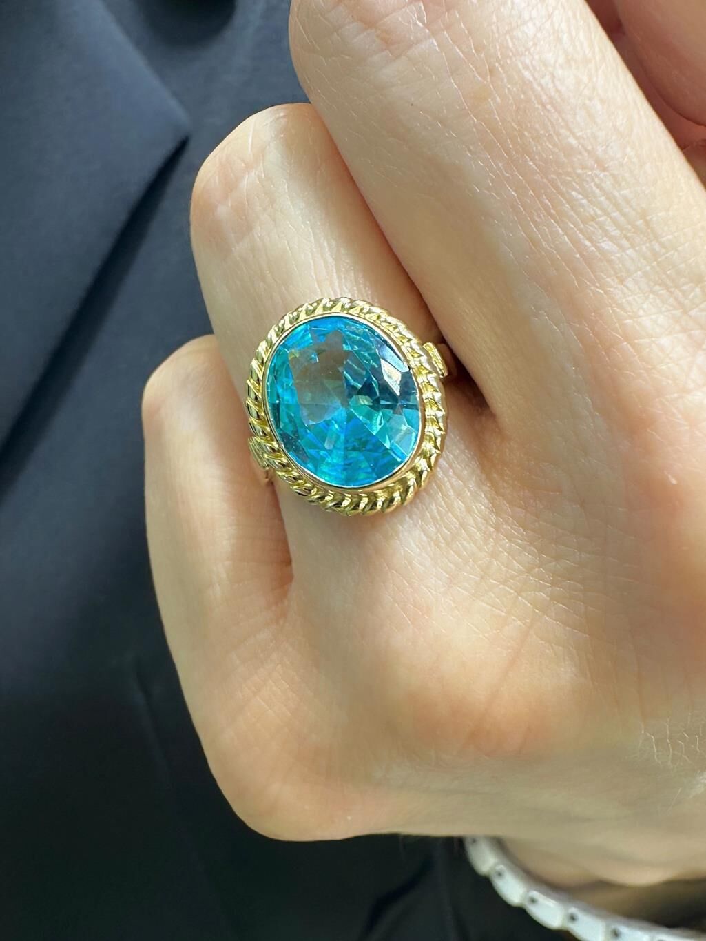 Oval Aquamarine Doğal Taş ve El İşçiliği 14 Ayar Altın Yüzük