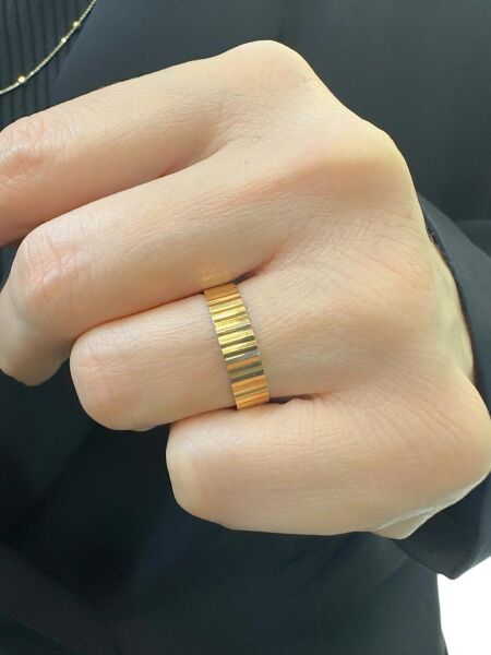 22 Ayar Altın 5 mm Merdiven Ajda Çok Şık Alyans Yüzük