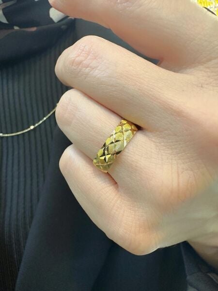 22 Ayar Altın 6 mm Hareli Bombe Çok Şık Alyans Yüzük