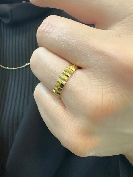 22 Ayar Altın 4 mm Kesimli Basamak Çok Şık Alyans Yüzük