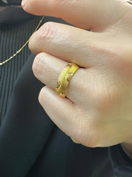 22 Ayar Altın 6 mm Kumlu Hilal Çok Şık Alyans Yüzük