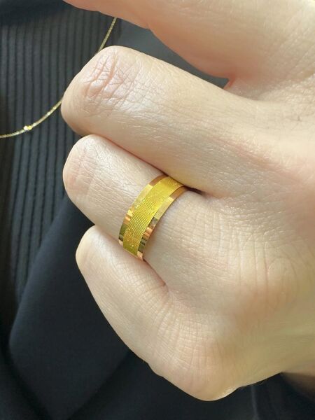 22 Ayar Altın 6 mm Düz Simli Çok Şık Alyans Yüzük