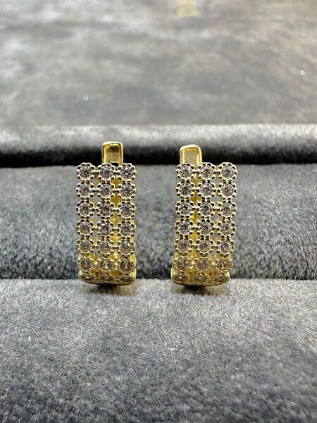 Yarım Tur Üç Sıra Taşlı J Klips Kullanışlı 14 Ayar Altın Küpe