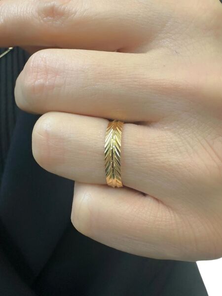 22 Ayar Altın 4 mm Başak Modeli Çok Şık Alyans Yüzük