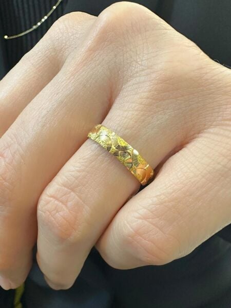 22 Ayar Altın 4 mm Parlak Hilal Çok Şık Alyans Yüzük