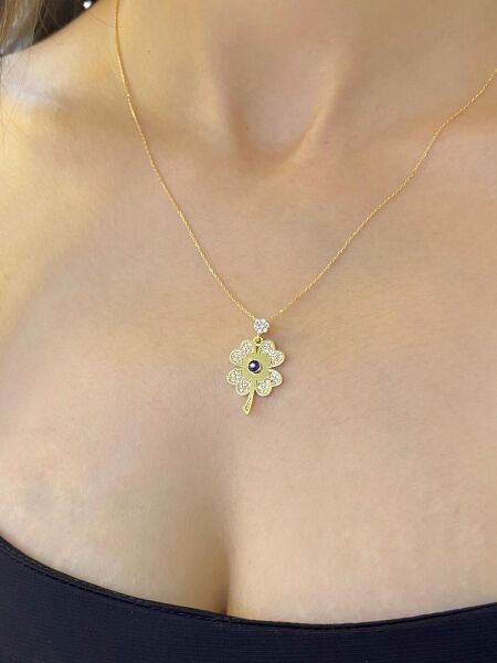 8 Ayar Altın Özel Tasarım Yonca Kolye