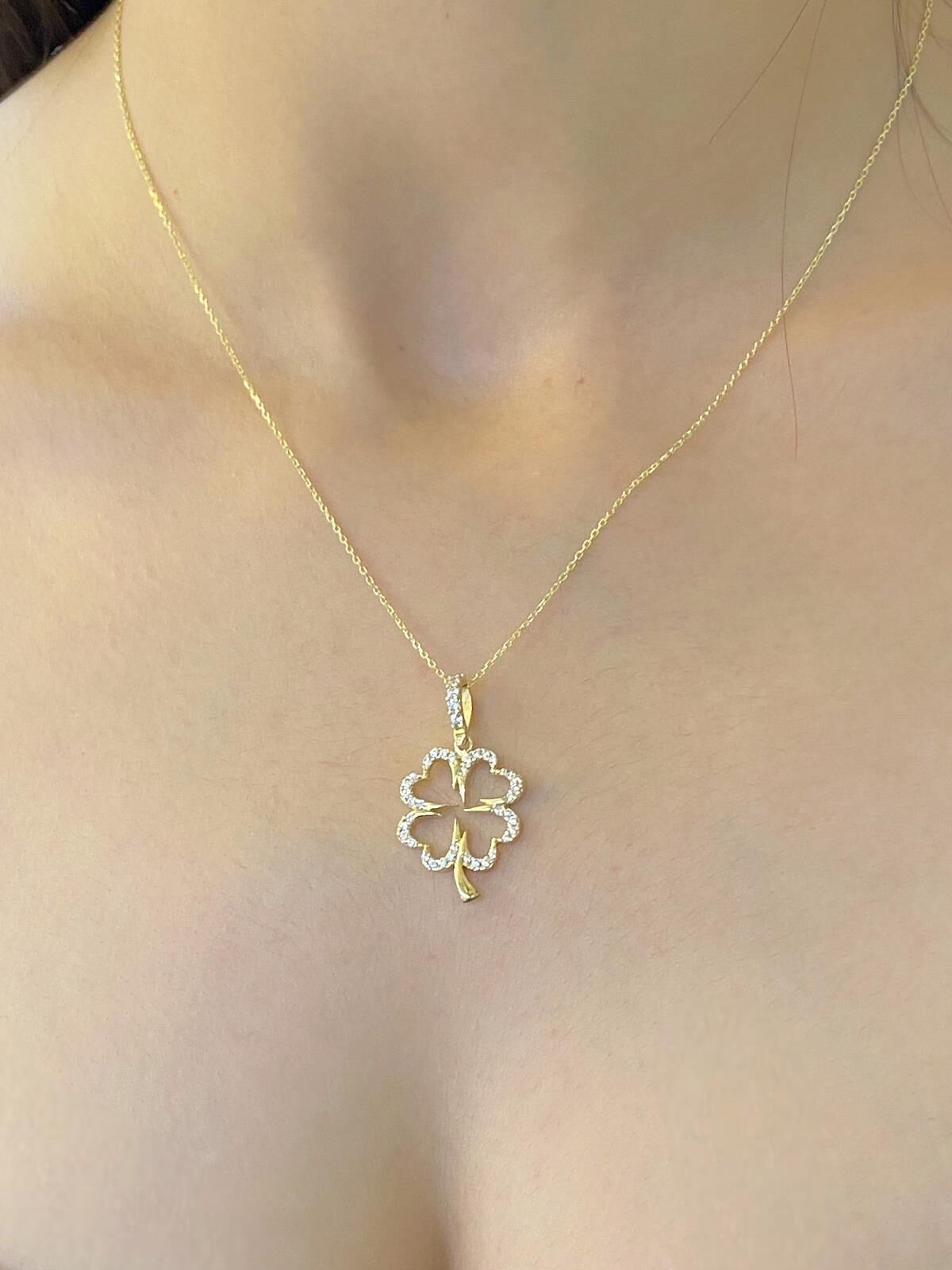 Zirkon Taş Yonca Altın Kolye 8 Ayar