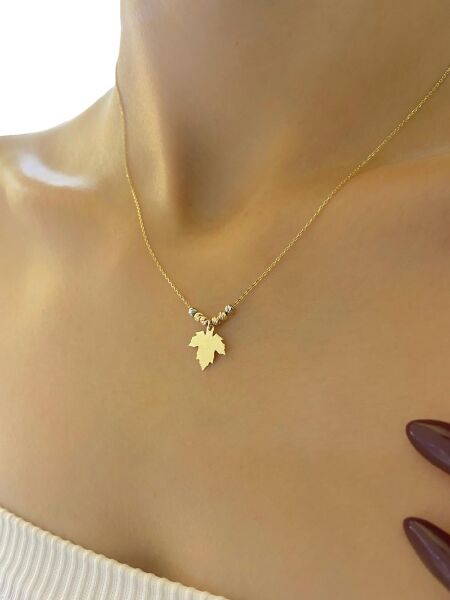 Dorika Sade Zarif Şık Çınar Yaprağı Altın Kolye 14 Ayar