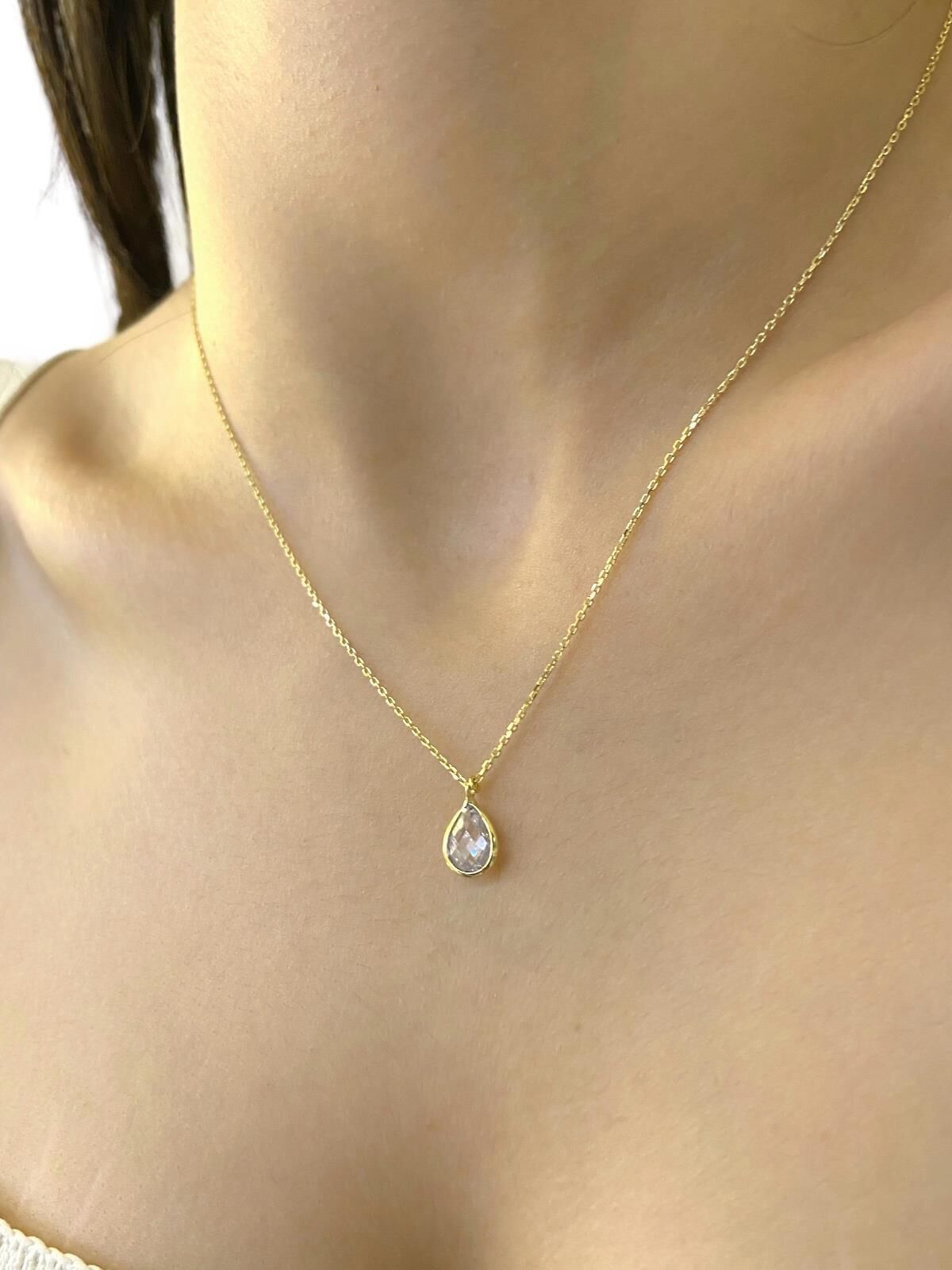 Minik Damla Zirkon Taş Günlük Çok Şık Altın Altın Kolye